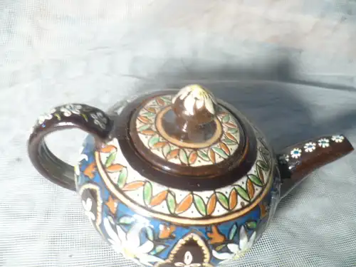 Tee Kännchen mit Deckel Thuner Chrutmuster auch Edelweiß  von Josef Wanzenried 1840-1900 oder Lengacher Max um 1880 entstanden