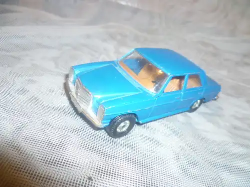 Corgi GS24 Mercedes 240D wie Neu Von 1975 aus der Vitrine 1 :36 ?