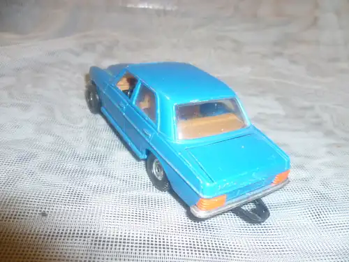 Corgi GS24 Mercedes 240D wie Neu Von 1975 aus der Vitrine 1 :36 ?