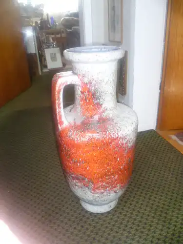 Fat Lava Keramik Vase der Karlsruher Majolika . Wohl Friedegard Glatzle. Modell Nr 7193 mit unglaublichen 61cm Höhe