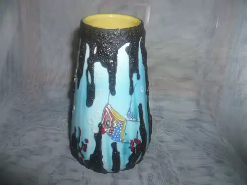 Studio Keramik Vase Trichterform Fat Lava Lasur mit Fischen aus den 1950 Jahren  H: 20 cm           