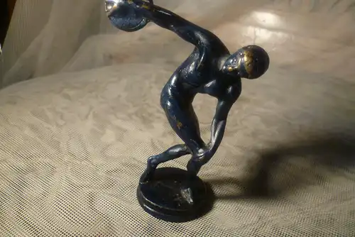 Diskuswerfer Bronze Stahlblau patiniert , aus den 1960-70 Jahren H: 11cm