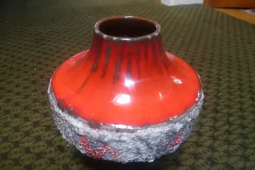  Heinz Siery von 1967 Carstens Tönnishof eine futuristische Raketenform.Ufa Space Keramik Vase Formnr: 1253-17 