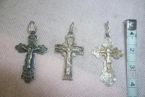 Konvolut 3 Kreuze und 1 Silber Halskette Ukrainische /russischer Silberschmuck mit Provenienz: Kirillo-Beloserski-Kloster