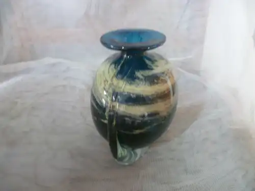 Handbesägte Mdina Glasvase im Sea & Sand Muster. Die Form ist das Side Stripe Modell von 1970-75