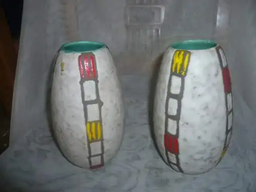 2 Stück verschiedene Lasuren Jasba Dekor Formnr.: Jasba wohl 155-18 oder 101-18 Keramik Designer Vase handbemalt von 1962 Serie Form und Farbe 