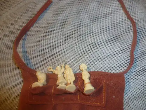 1 Umhänge Tasche für Puppe kleinem Bär oder Steiff Meggi um 1930-40