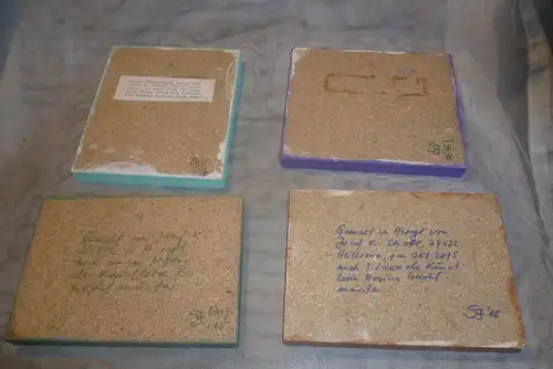 Acrylfarben Malerei auf Holzplatte in vielen Farben alle sind signiert; J.S für Josef K. Strobel in der Art von Rosina Wachtmeister 