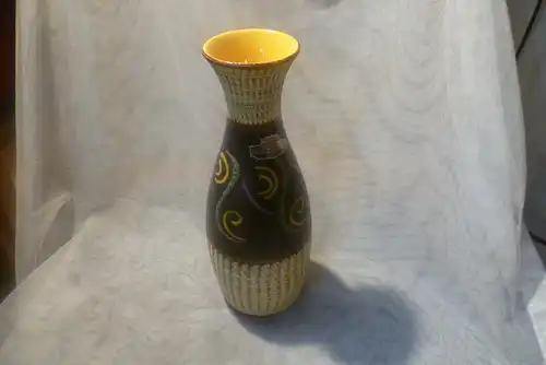Vase Bay  Rudolf Christmann Schwarz oder Franz Schwaderlapp !! Sgraffito Technik Mid Century (70s) vase made by Bay Keramik, West Germany Formnr. 584 25
