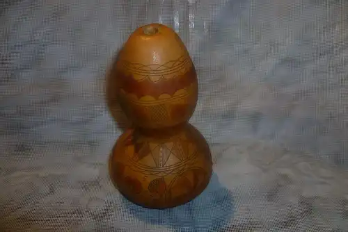 Scrimshaw Eclipse Museal kürbisflasche (Kalebasse) eingeschnittenen bemalten Mustern aus Blumen Rosetten Mitte 19 Jhdt Save Tal Kroatien