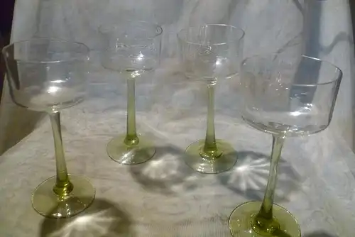 Original Jugendstil Gläser 3 Stück das 1 Glas kostenlos als Zugabe von Peter Behrens Form Weingläser Art Nouveau um 1915-25