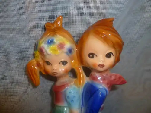 Cortendorf Figur Mädchen und Junge Formnr: 1454 Etikett Wunderbare Farben & Zustand für diese sammelbare 19 cm hohe Figur von Cortendorf.