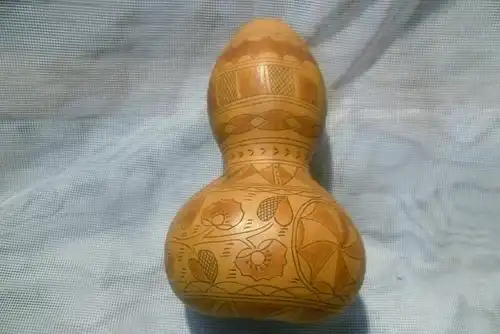 Scrimshaw Eclipse Museal kürbisflasche (Kalebasse) eingeschnittenen bemalten Mustern aus Blumen Rosetten Mitte 19 Jhdt Save Tal Kroatien