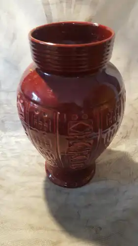 Uebelacker Vase, dekoriert mit wiederholendes Muster. West Germany Keramik. WGP Mit Bodenmarkerung 1105 / 27 Vermutlich hergestellt 1960er Jahre. Höhe  27cm  