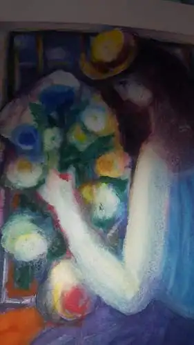 Rote Reiter Malergruppe Rudolf Hirschi 1917 Stuttgart – 2001 Mädchen im Raum mit buntem Blumenstrauss   in Blau Violett  und Gelb Rottöne  grosses Acryl Mischtechnik Gemälde  links unten signiert  