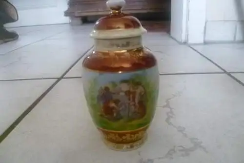 Modell Miniatur Deckelvase in Urnenform um 1920 wohl Frankreich oder Thüringen