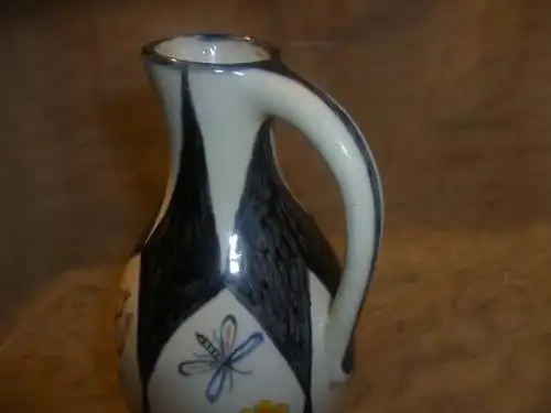 Schmetterlinge Dekore Porzellan Vase aus den 1950 Jahren  handbemalt 1989 von M.Göser