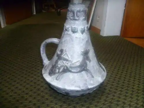 Walter Gebhards Henkel Vase grau dunkelbraune Lava Lasur Relief Dekor  Streitwagen mit Bogenschütze  Vase 208-30 aus 1960 Vitrinen Zustand