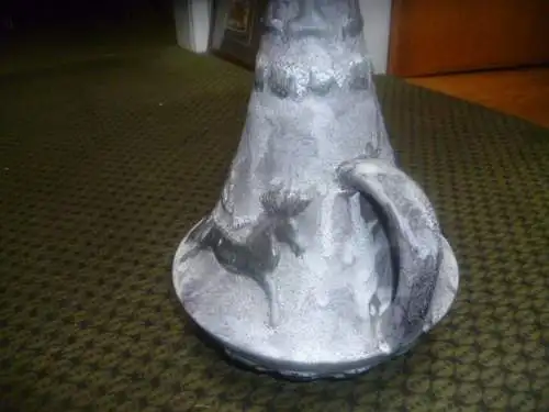 Walter Gebhards Henkel Vase grau dunkelbraune Lava Lasur Relief Dekor  Streitwagen mit Bogenschütze  Vase 208-30 aus 1960 Vitrinen Zustand