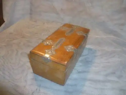 Opfer-Spardose  Jugendstil Gründerzeit um 1900  Maße: 14 x 7 x 6 cm