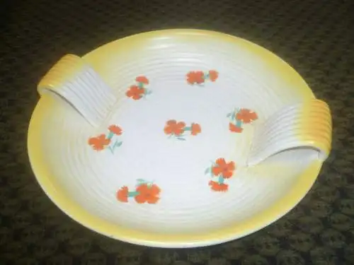 Paetsch Theodor Art Deco Obstschale Dekor mit Nelken gerillte Keramik Design Masse;27cm Durchmesser aus der Vitrine .