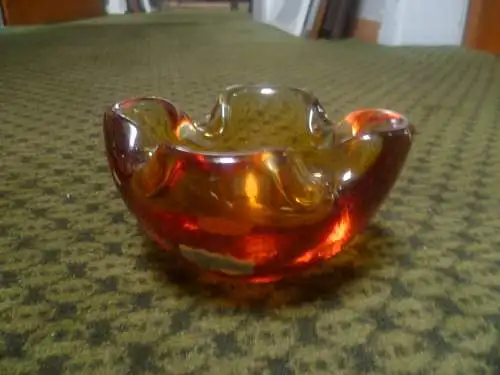 Barovier & Tosa  Murano / Seguso Aschenbecher Bernsteinfarben Honey  11,5 x 11,5x 7 cm 1960 Ära
