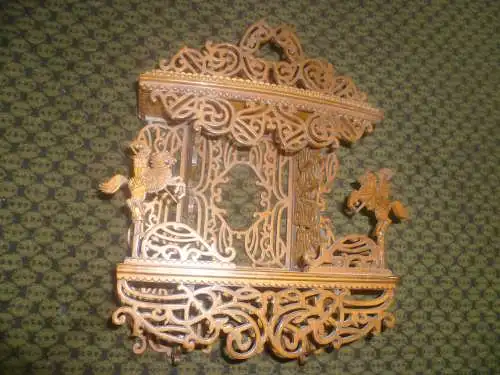 Hängeschränkchen Vitrine Historismus antik filigran verziert um 1930 Schwarzwald oder Frankreich Handarbeit sehr detailliert gefertigt ! Miniatur Stück H: 17,5 x 27 x 8cm cm aus der Vitrine Top!!    Dieses wunderschöne antike Historismus...