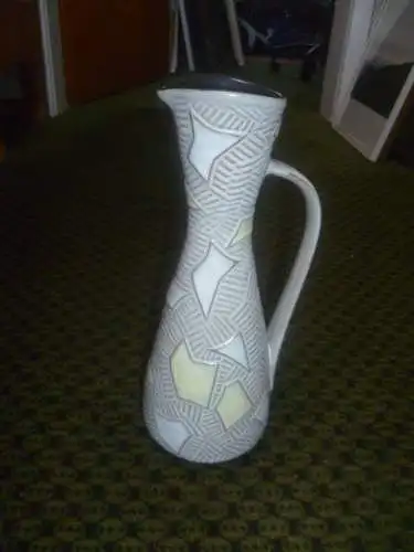 Vase Carstens Tönnieshof, Form 820, Reliefserie Attika, von1958,  Höhe 27 cm Aus der Vitrine