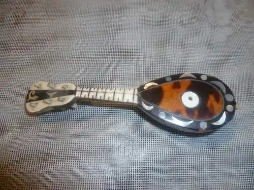 Um1880 Miniatur Mandoline Perlmutt E Horn Muschel etc Italien sehr fein in Handarbeit gefertigt