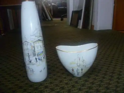 Konvolut 2 X Hutschenreuther Vase Diadem 8776 + Snackschale von Hand bemalt mit reicher Architektur und Figurenstaffage Nierentisch Ära 50 - 60 Jahre H: 22,5cm