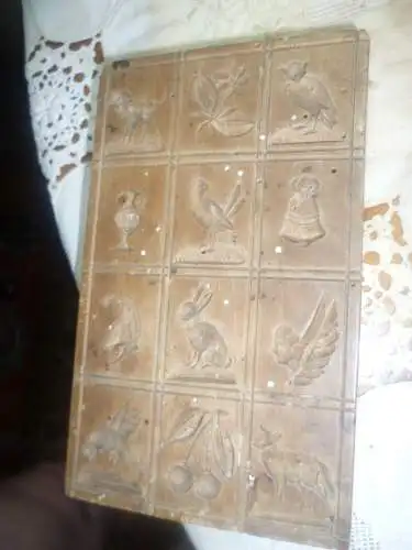 Biedermeier Springerle Modell 12 seltene kleine besonders fein ausgeschnitzte Motive aus der Mitte des 19 Jhd massives Birn bzw. helles Nussbaum Provenienz...