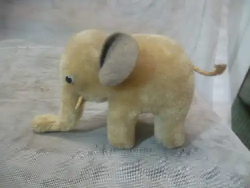 Steiff Elefant 50er-60 Jahre Holzwolle  12.5cm lang 9cm hoch 