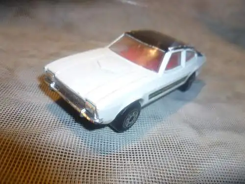 Matchbox Appx 10 cm lang Druckguss K-59 - Ford Capri Mk2 - weiß/schwarz von 1978   leicht bespielt Top!! ohne Orig. Verpackung!