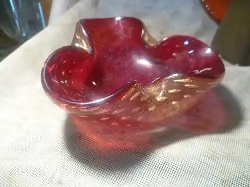 Schale in Rot & Gold aus Sommerso Murano Glas von Seguso,vide poche 1960er