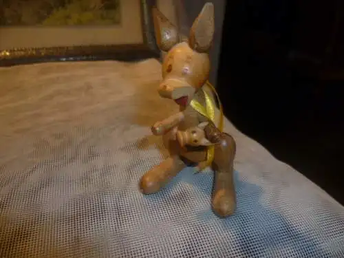 rare ZOO LINE wooden animal figurine Känguru mit Jungtier im Beutel Hand bemalt 60s Dänemark  figur tacker  H: 9 cm
