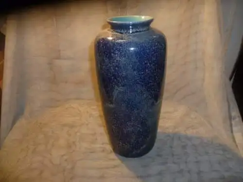 Deutsche Ü-Keramik Vase gesprenkelte  Blautöne mit Türkis Innen Türkis