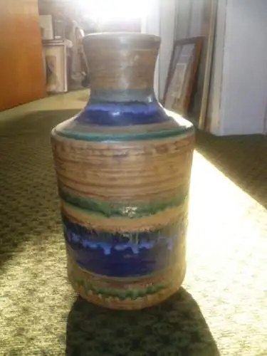  Fridegart Glatzle 1920 - 2015  Karlsruher Majolika Vase Moosgrün  blau beige Lauflasuren  H: 27cm 