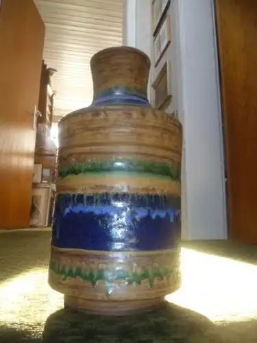  Fridegart Glatzle 1920 - 2015  Karlsruher Majolika Vase Moosgrün  blau beige Lauflasuren  H: 27cm 