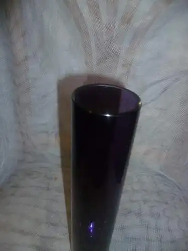 Kaj Franck, Purple glass Art-Object,  Nuutajärvi-Notsjö, ca. 1965 oder Tapio Wirkkala Littala Finland Sommerso Scandinavian Art Glass Cylinder Vase