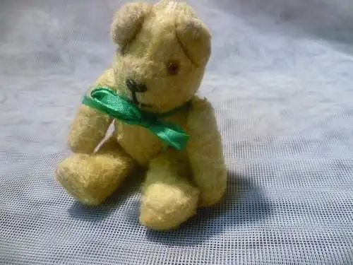 klein,Mohair,Stiel gegliedert,Stroh Teddybär,Glieder mit Drahtgelenk, Glasaugen, Nase/Mund gestickt um 1950-60 