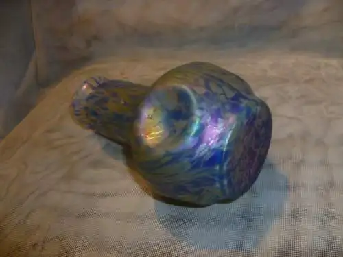  Vase Lötz Witwe Klostermühle Entwurf und Ausführung: Lötz Witwe, Klostermühle, um 1902 Dekor: Medici