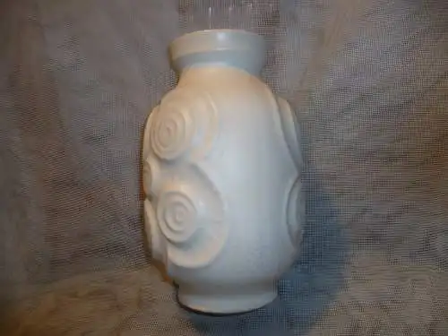 Knud Kneudgen BAY-KERAMIK Vase in weiß 1970s OP Art, BAY Keramik 84-20 W-Germany Höhe 21cm, ø 13cm