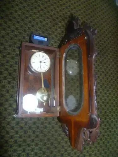 Verkaufen!!     Lenzkirch Walnuss Hand geschnitzt " Glückliche Stunde und Sie Zeige"  Mini Regulator um 1885  Masse: 44 x 18 cm 