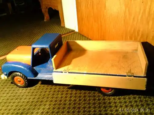 Kippbarer großer bunter LKW um 1960 Länge 66 cm unbespielt sehr schöne Erhaltung