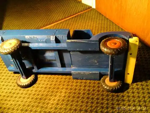 Kippbarer großer bunter LKW um 1960 Länge 66 cm unbespielt sehr schöne Erhaltung
