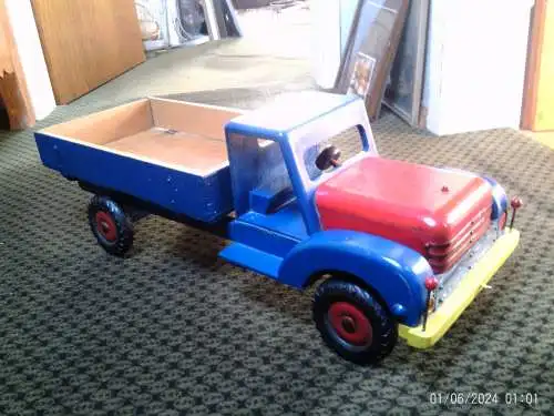 Kippbarer großer bunter LKW um 1960 Länge 66 cm unbespielt sehr schöne Erhaltung