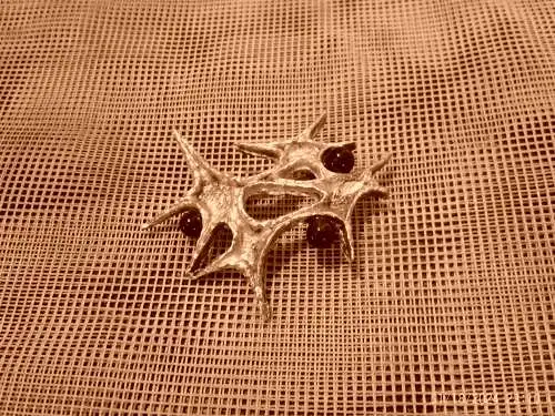 Brosche Dekor Brutalismus Space Norwegen Sami Tundra Sterling Silber Skandinavisch Punze 925er mit 3 Onyx Perlen gefasst, Anstecknadel Norwegischer Schmuck