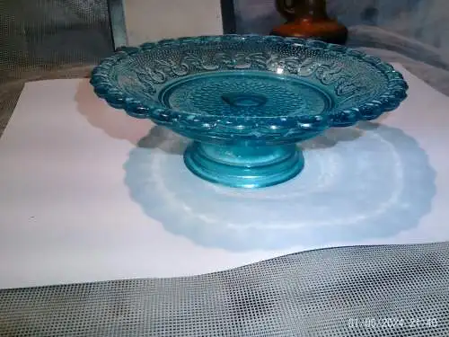 Obst Kekse Türkis Glas Fußschale um 1920 Durchmesser: 15 cm Höhe: 55,5