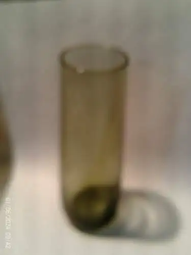 Artkunst24-de biete  Wilhelm Wagenfeld Tannen grüne Trichtervase um 1955-1960 H: 15,5cm aus der Vitrine