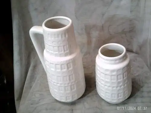 2 Stück berühmtes Dekor INKA herrlich weiss Vase 60er Jahre Scheurich 416 26+260 18 Höhen : 27 und 18 cm 